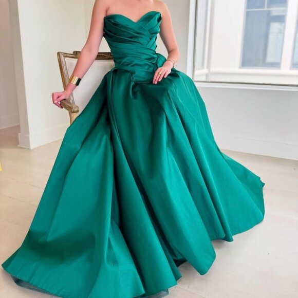 Tariq Emerald Womens Gown